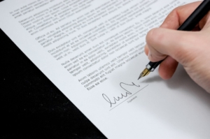 sign pen business document